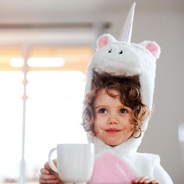La caféine et les boissons gazeuses peuvent augmenter les risques de pipi au lit de votre enfant.